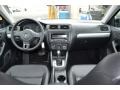 Black Uni - Jetta SE Sedan Photo No. 5