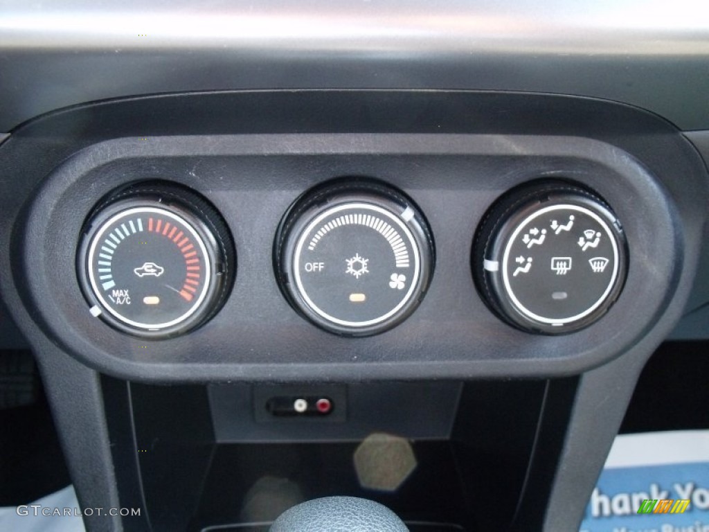 2011 Mitsubishi Lancer Sportback ES Controls Photo #70862617