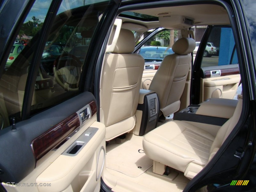 2006 Navigator Luxury - Black / Camel photo #11