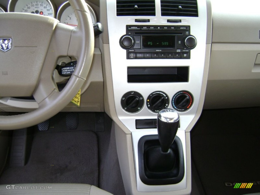 2008 Dodge Caliber SXT Controls Photo #70865713
