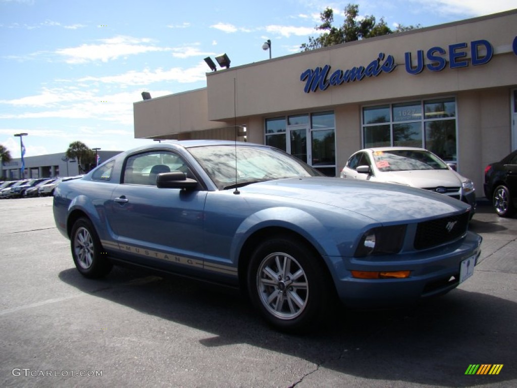 2007 Mustang V6 Deluxe Coupe - Windveil Blue Metallic / Medium Parchment photo #2