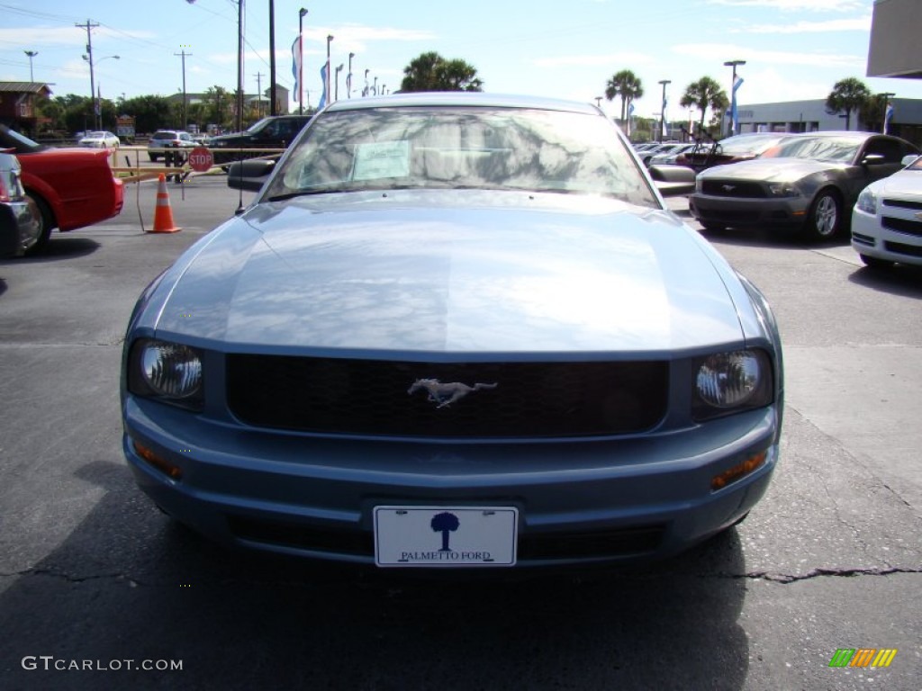 2007 Mustang V6 Deluxe Coupe - Windveil Blue Metallic / Medium Parchment photo #3