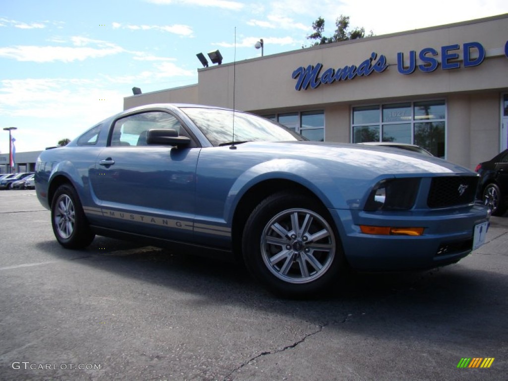 2007 Mustang V6 Deluxe Coupe - Windveil Blue Metallic / Medium Parchment photo #24