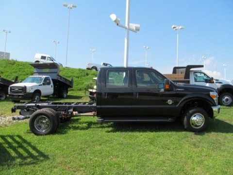 2012 Ford F350 Super Duty XL Crew Cab 4x4 Chassis Data, Info and Specs