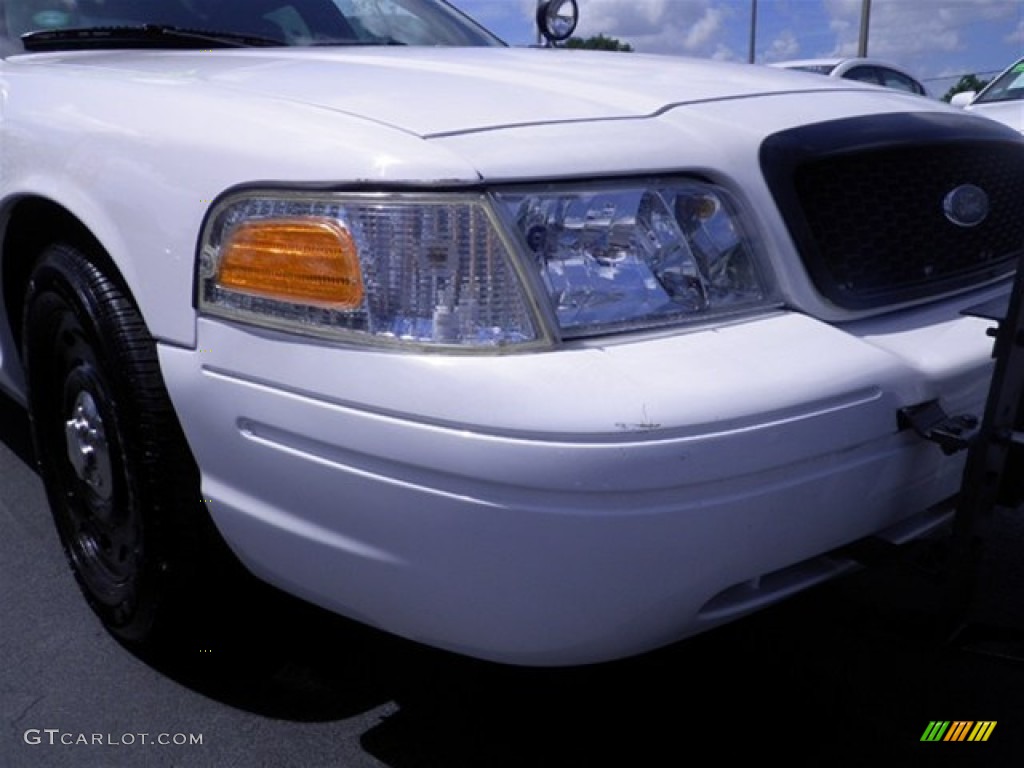 2003 Crown Victoria Police Interceptor - Vibrant White / Dark Charcoal photo #2