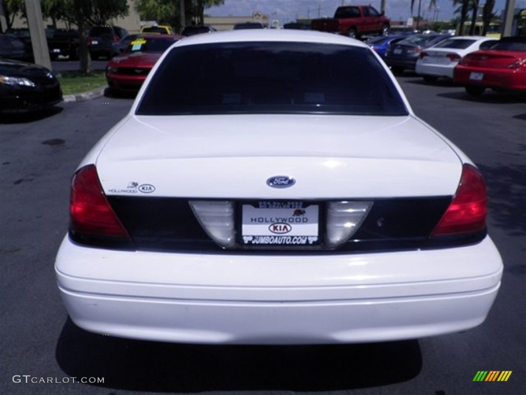 2003 Crown Victoria Police Interceptor - Vibrant White / Dark Charcoal photo #14