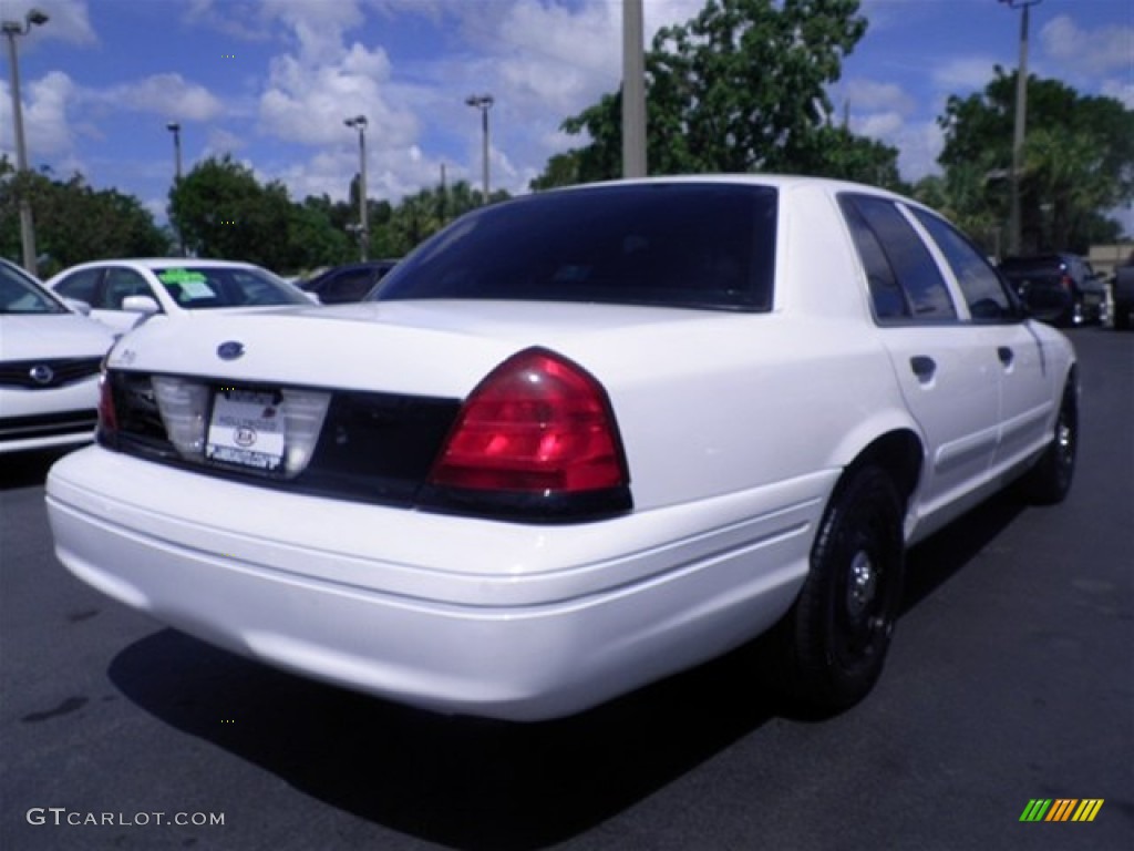 2003 Crown Victoria Police Interceptor - Vibrant White / Dark Charcoal photo #16