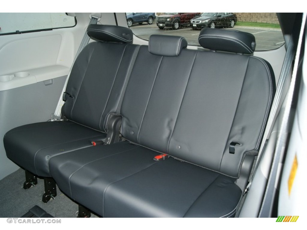 2013 Toyota Sienna SE Rear Seat Photo #70872109