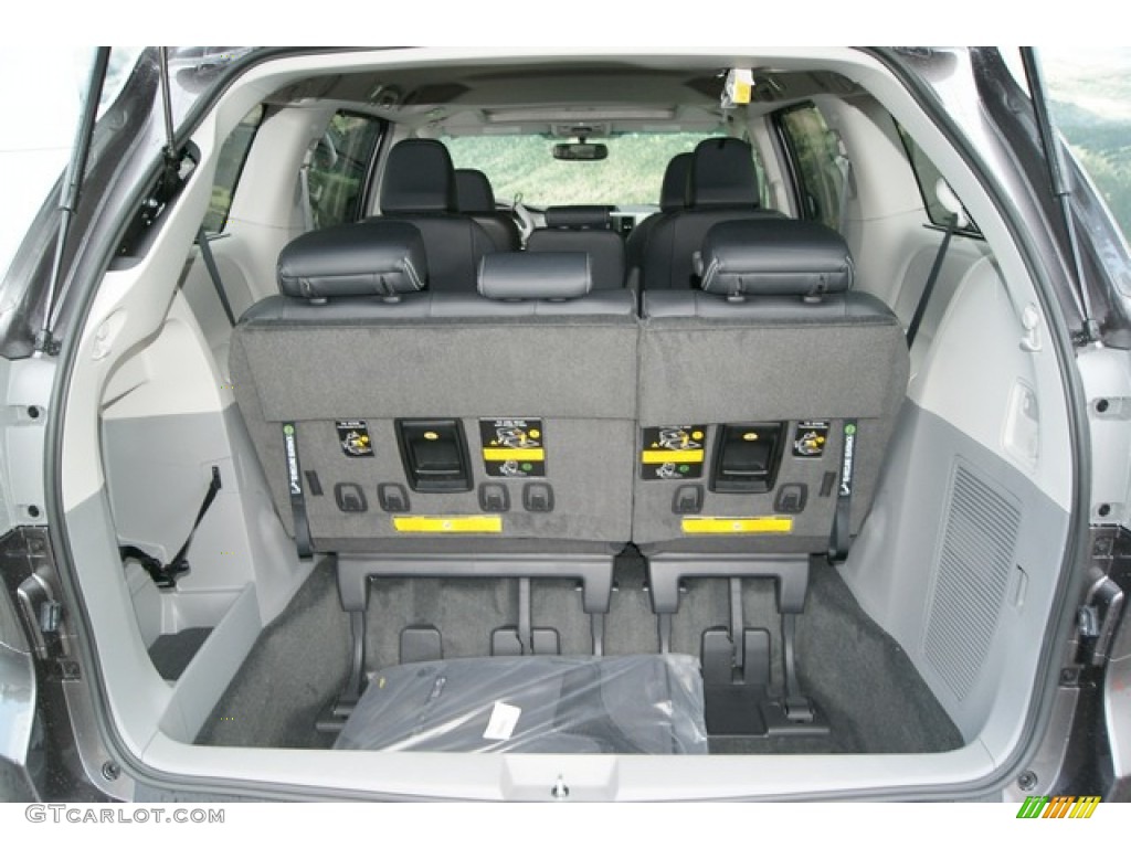 2013 Toyota Sienna SE Trunk Photo #70872118