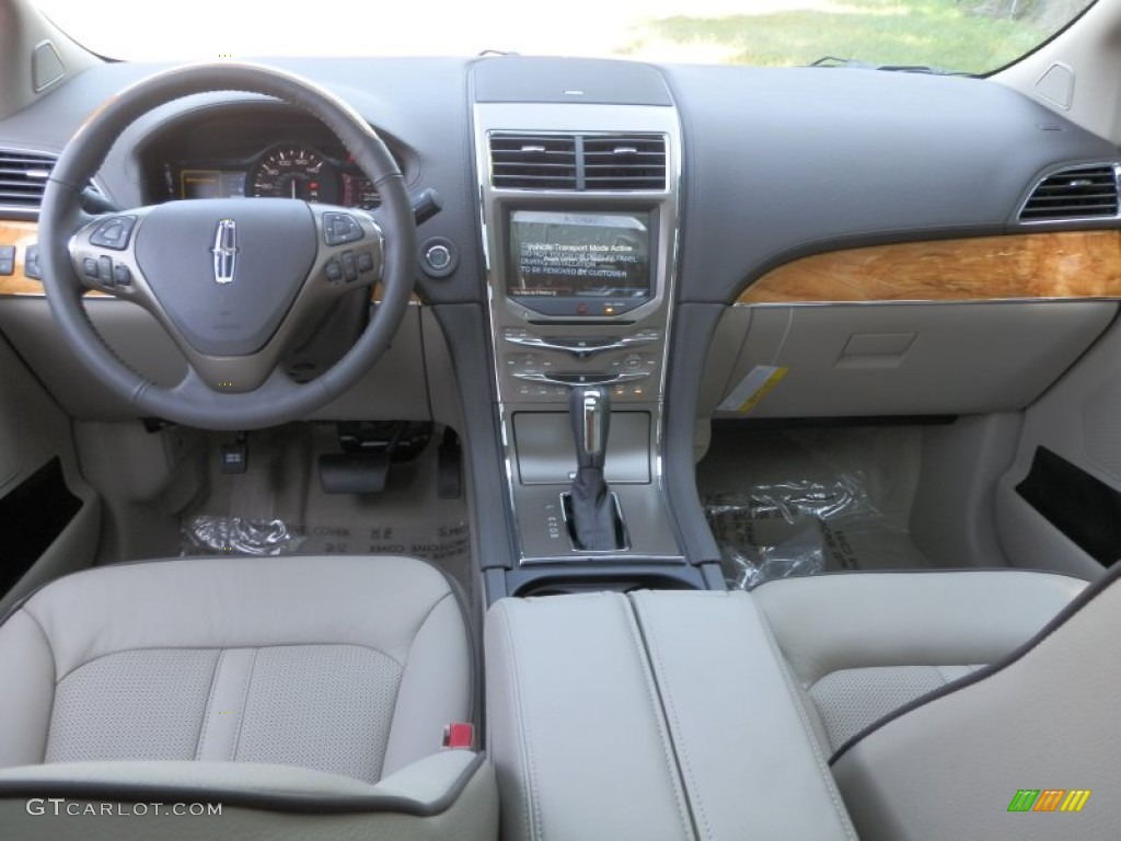 2013 Lincoln MKX AWD Medium Light Stone Dashboard Photo #70874713