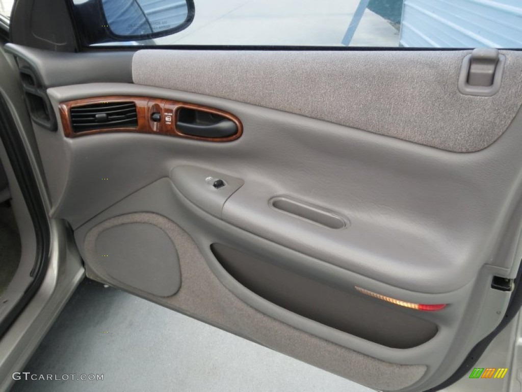 1997 Chrysler Concorde LXi Agate/Quartz Door Panel Photo #70875571