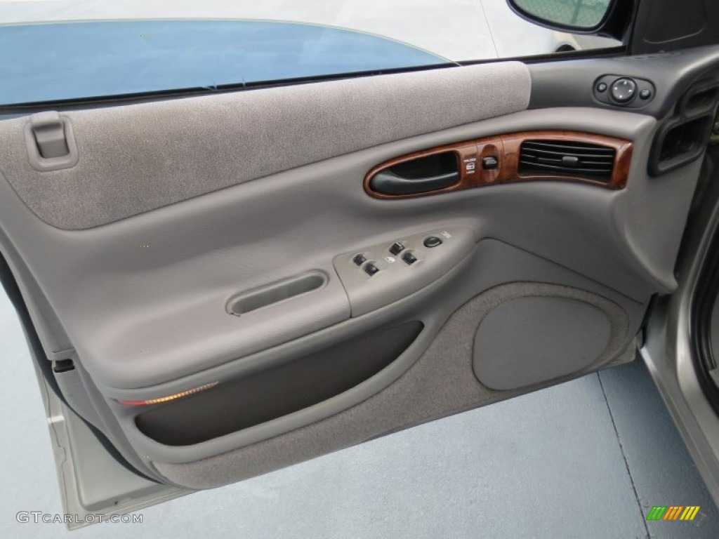1997 Chrysler Concorde LXi Agate/Quartz Door Panel Photo #70875628