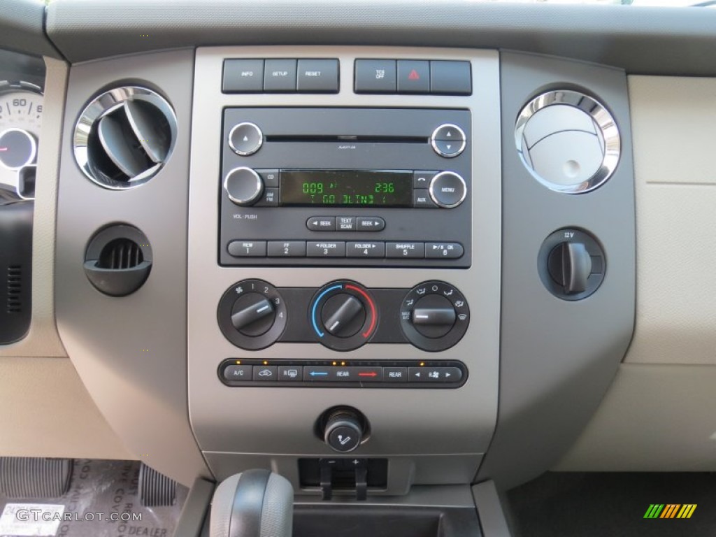 2013 Ford Expedition XLT Controls Photo #70880068