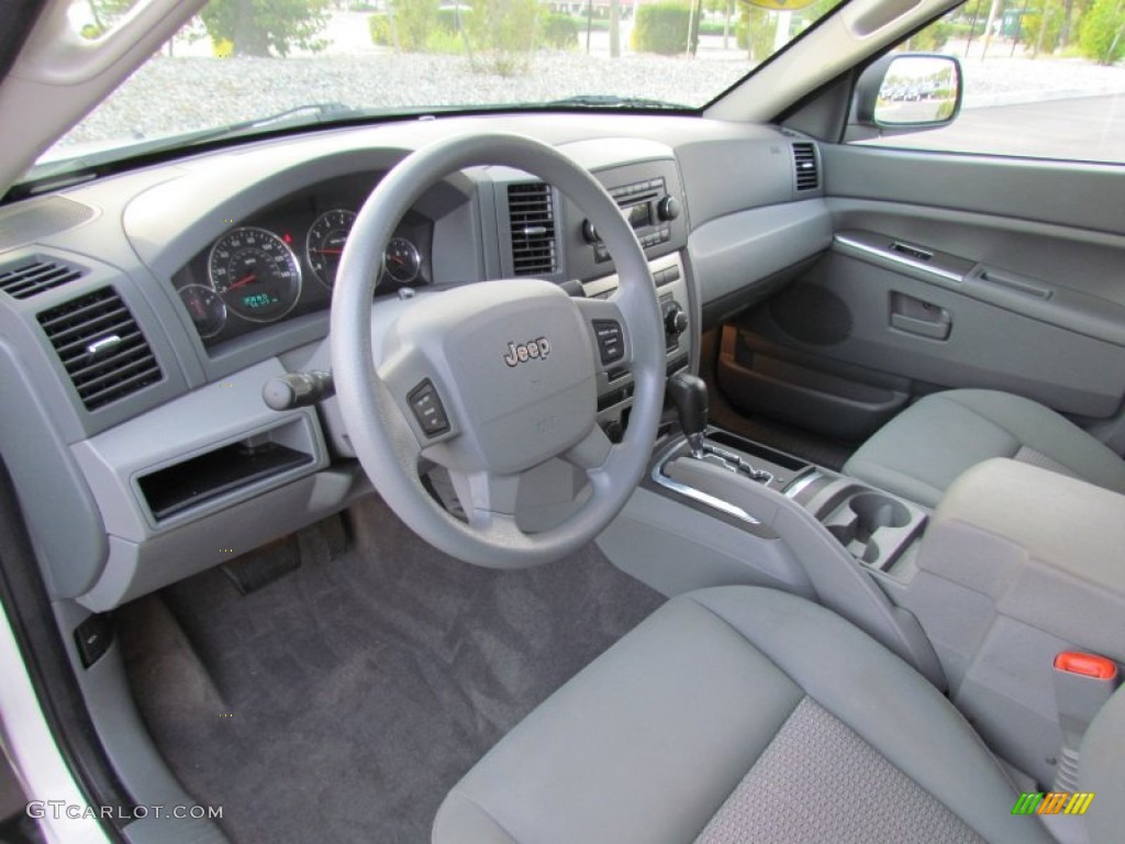 2007 Grand Cherokee Laredo 4x4 - Stone White / Medium Slate Gray photo #10