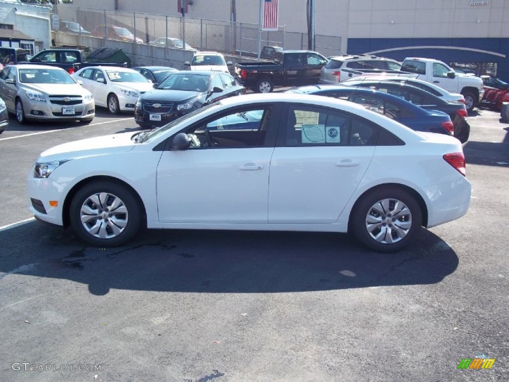 2013 Cruze LS - Summit White / Jet Black/Medium Titanium photo #4