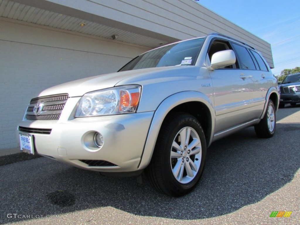 Millenium Silver Metallic Toyota Highlander