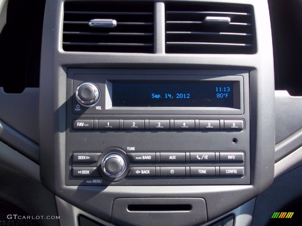 2013 Chevrolet Sonic LS Sedan Audio System Photo #70882306
