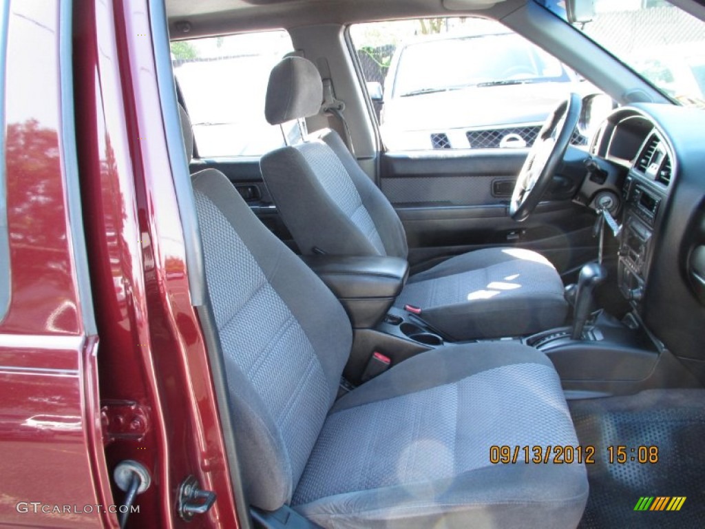 2004 Pathfinder SE 4x4 - Merlot Red Pearl / Charcoal photo #11