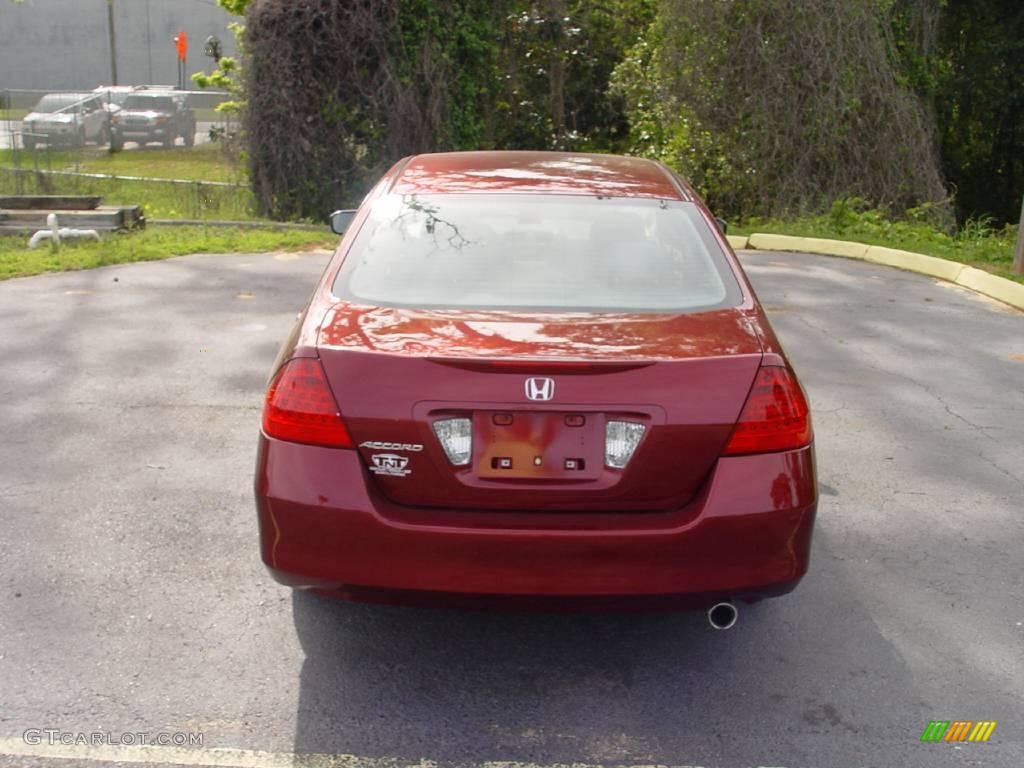 2006 Accord SE Sedan - Redondo Red Pearl / Gray photo #4