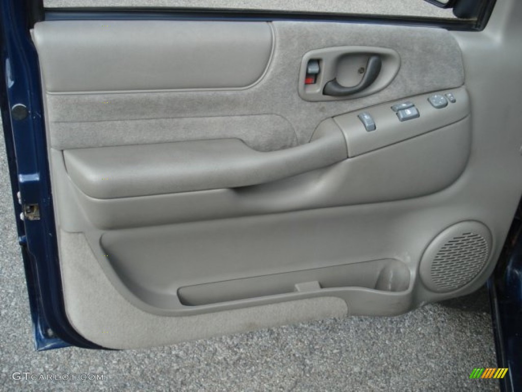 2002 GMC Sonoma SLS Extended Cab 4x4 Beige Door Panel Photo #70885390
