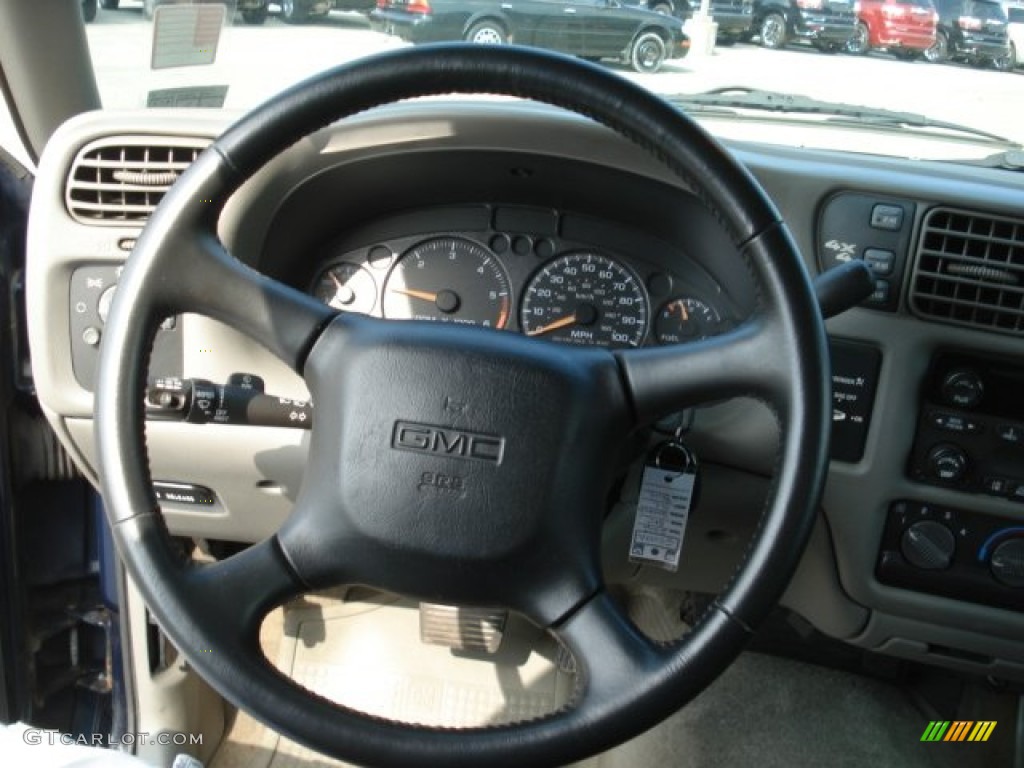 2002 GMC Sonoma SLS Extended Cab 4x4 Beige Steering Wheel Photo #70885405