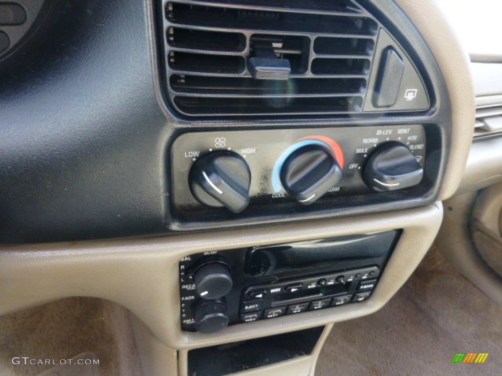 1996 Buick Skylark Custom Sedan Controls Photo #70885887