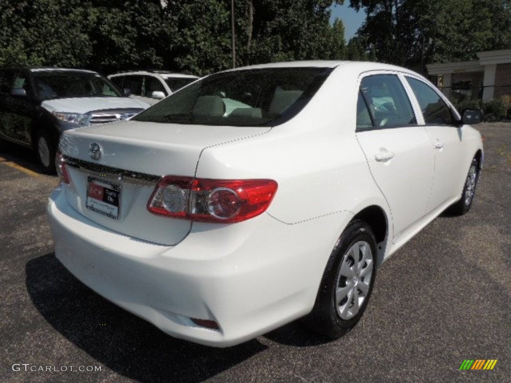 2011 Corolla 1.8 - Super White / Ash photo #6