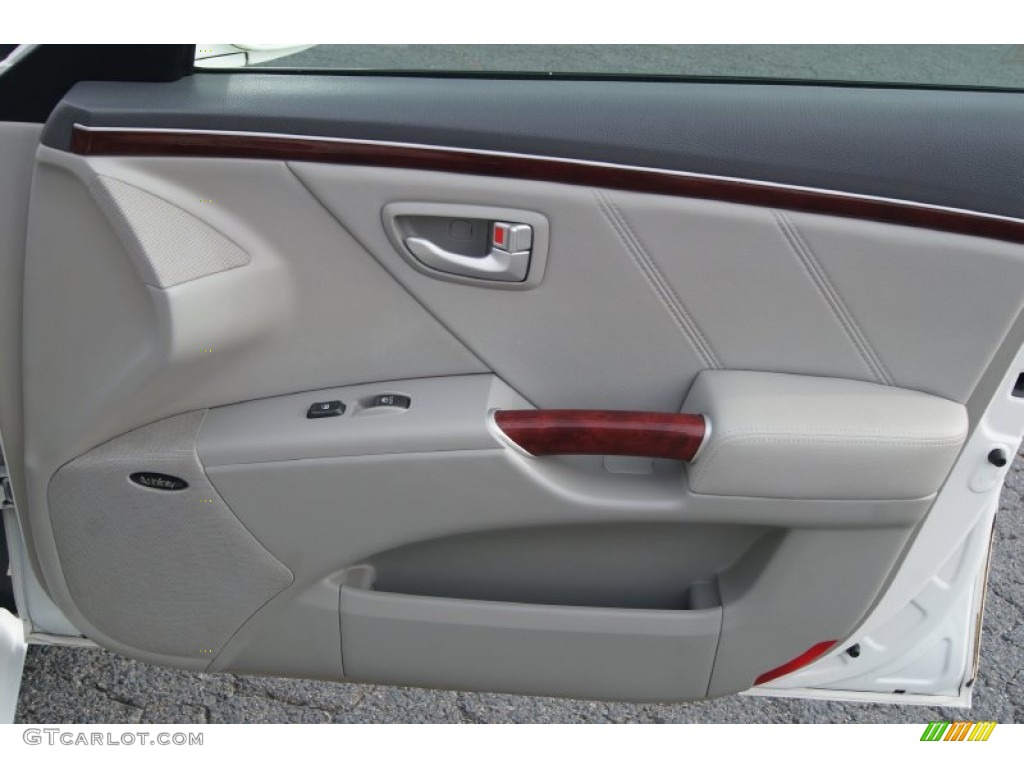 2007 Hyundai Azera Limited Beige Door Panel Photo #70887818