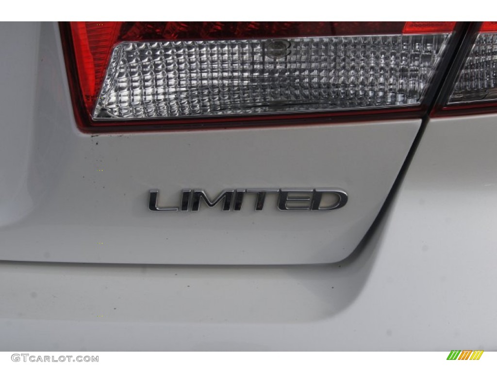 2007 Hyundai Azera Limited Marks and Logos Photos