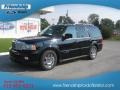 Black - Navigator Luxury 4x4 Photo No. 2