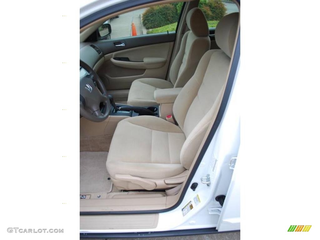 2007 Accord Value Package Sedan - Taffeta White / Ivory photo #15