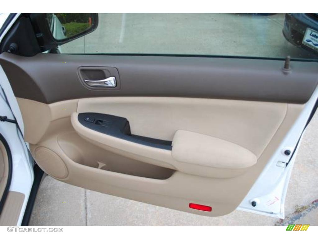 2007 Accord Value Package Sedan - Taffeta White / Ivory photo #20