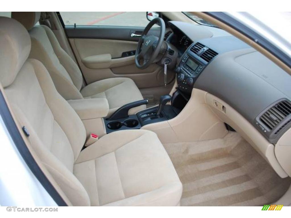 2007 Accord Value Package Sedan - Taffeta White / Ivory photo #22