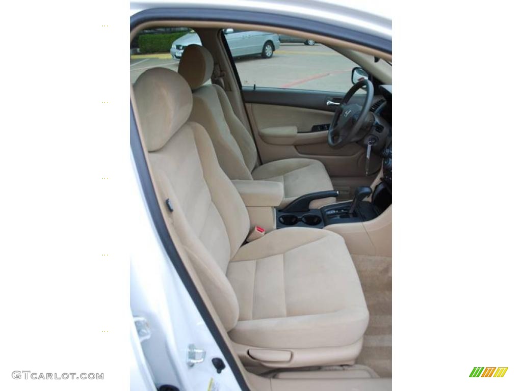2007 Accord Value Package Sedan - Taffeta White / Ivory photo #23