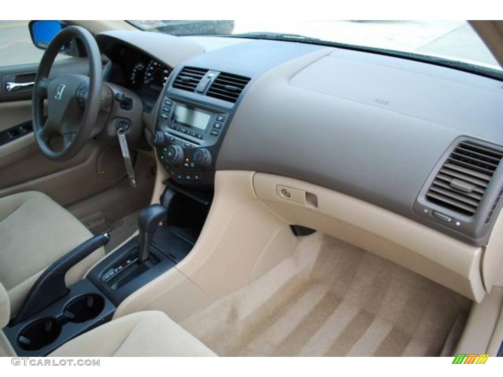 2007 Accord Value Package Sedan - Taffeta White / Ivory photo #24