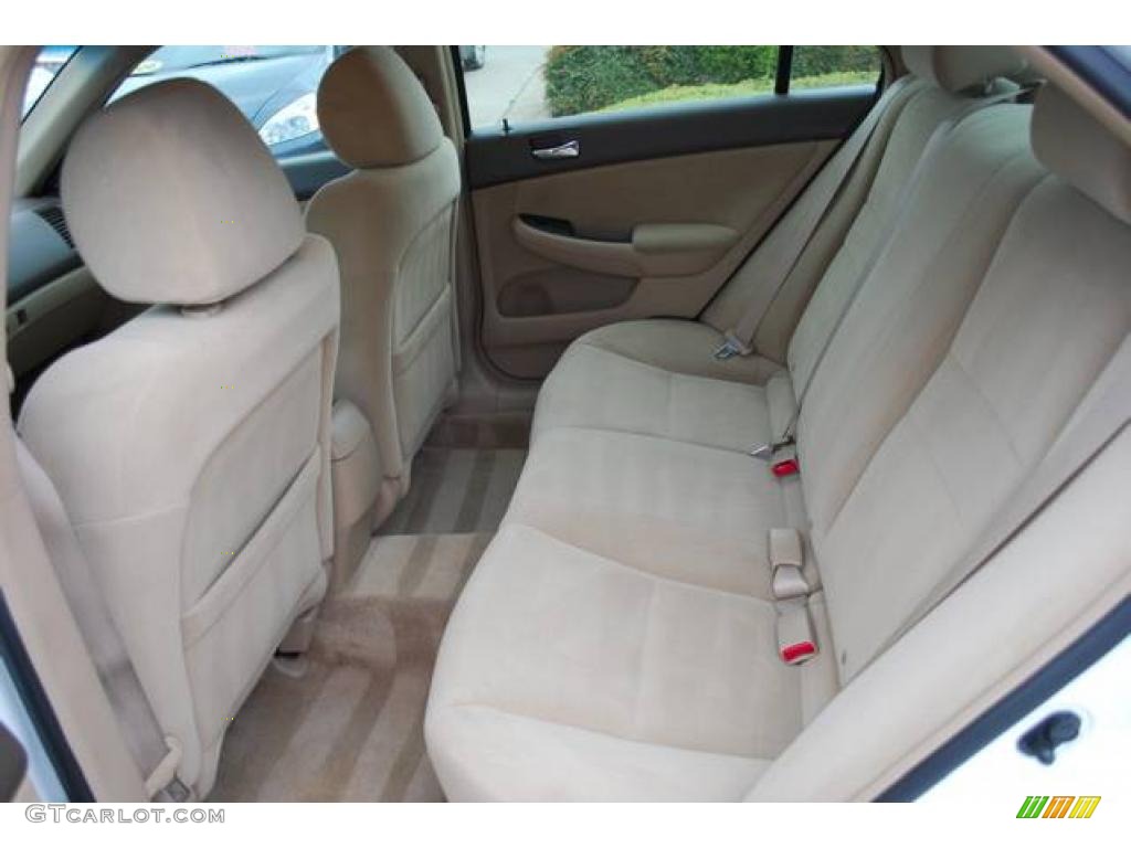 2007 Accord Value Package Sedan - Taffeta White / Ivory photo #28