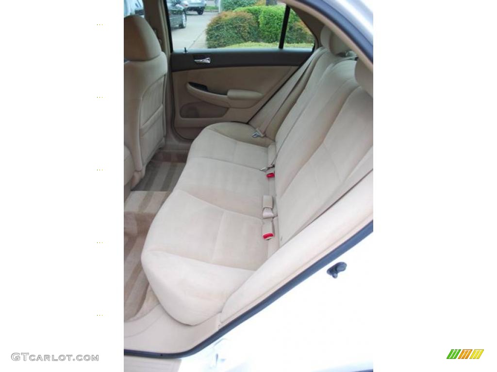 2007 Accord Value Package Sedan - Taffeta White / Ivory photo #29
