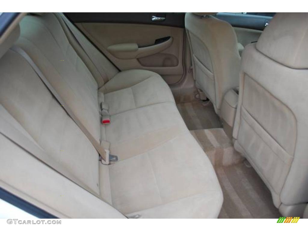 2007 Accord Value Package Sedan - Taffeta White / Ivory photo #32