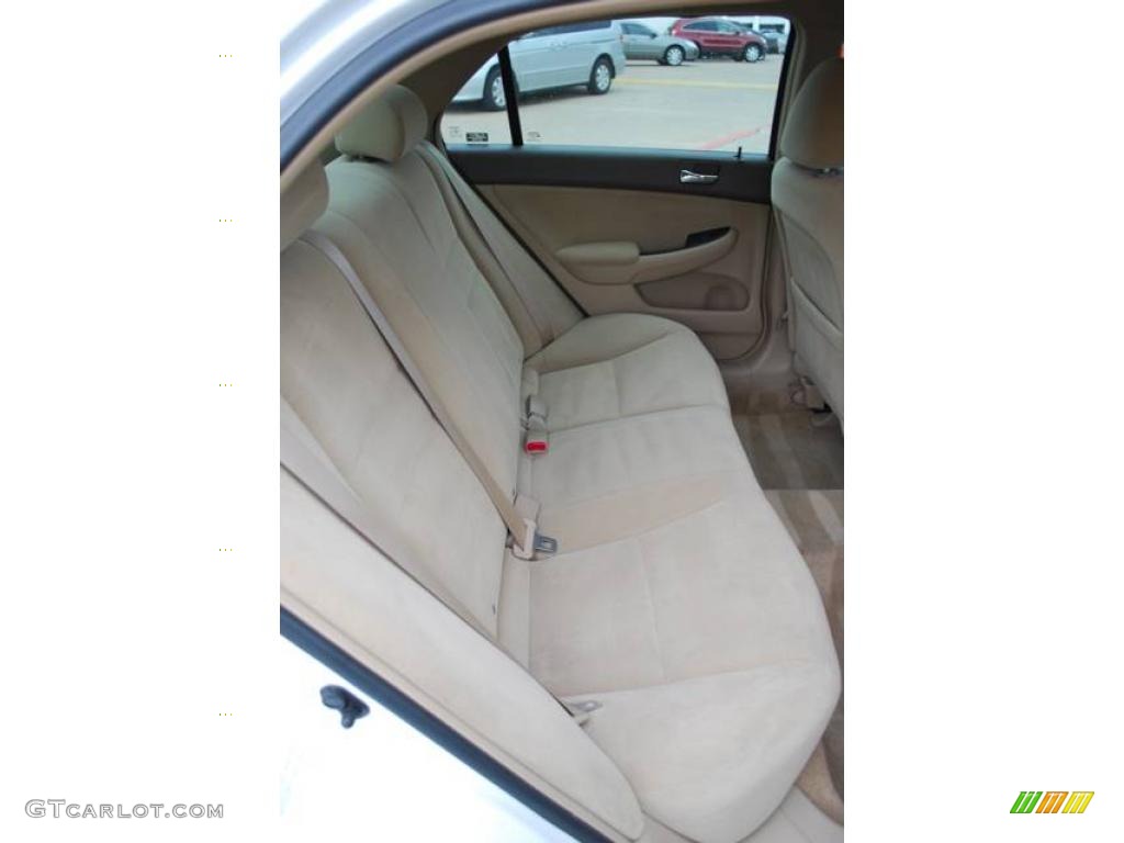 2007 Accord Value Package Sedan - Taffeta White / Ivory photo #33