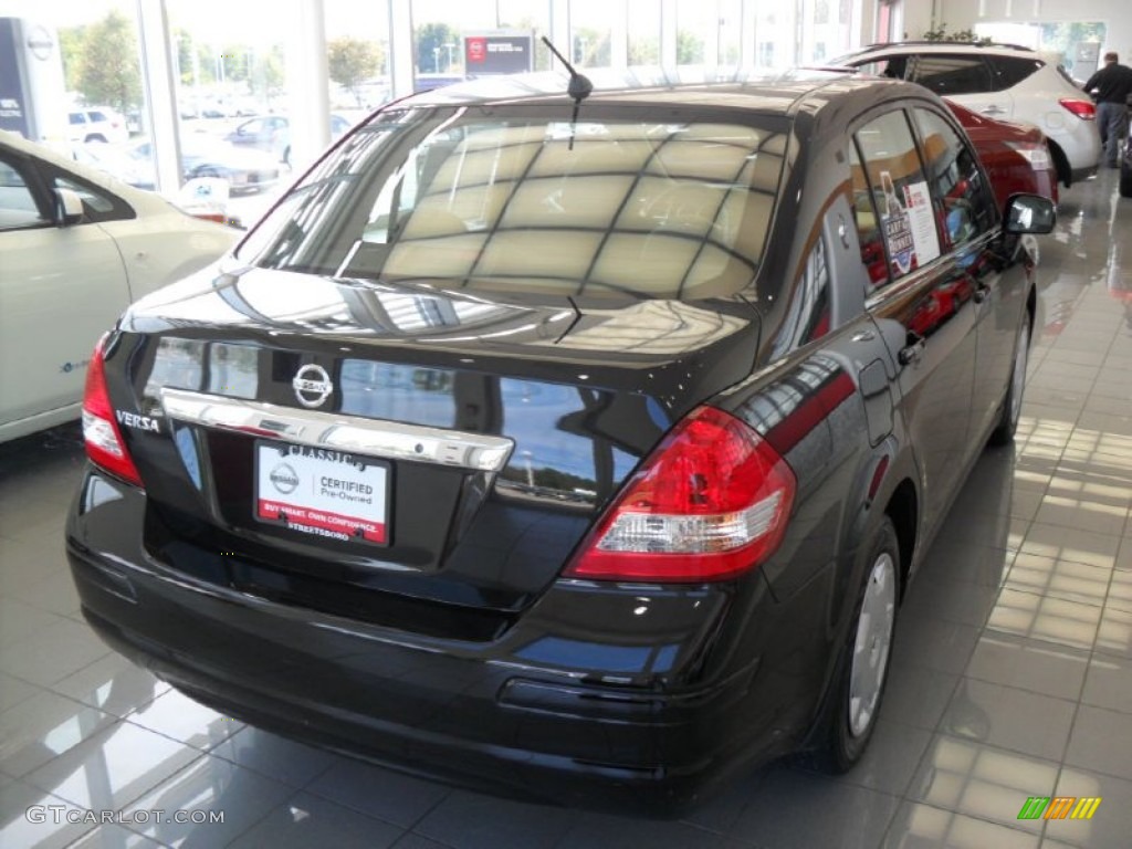 2009 Versa 1.8 S Sedan - Super Black / Charcoal photo #2