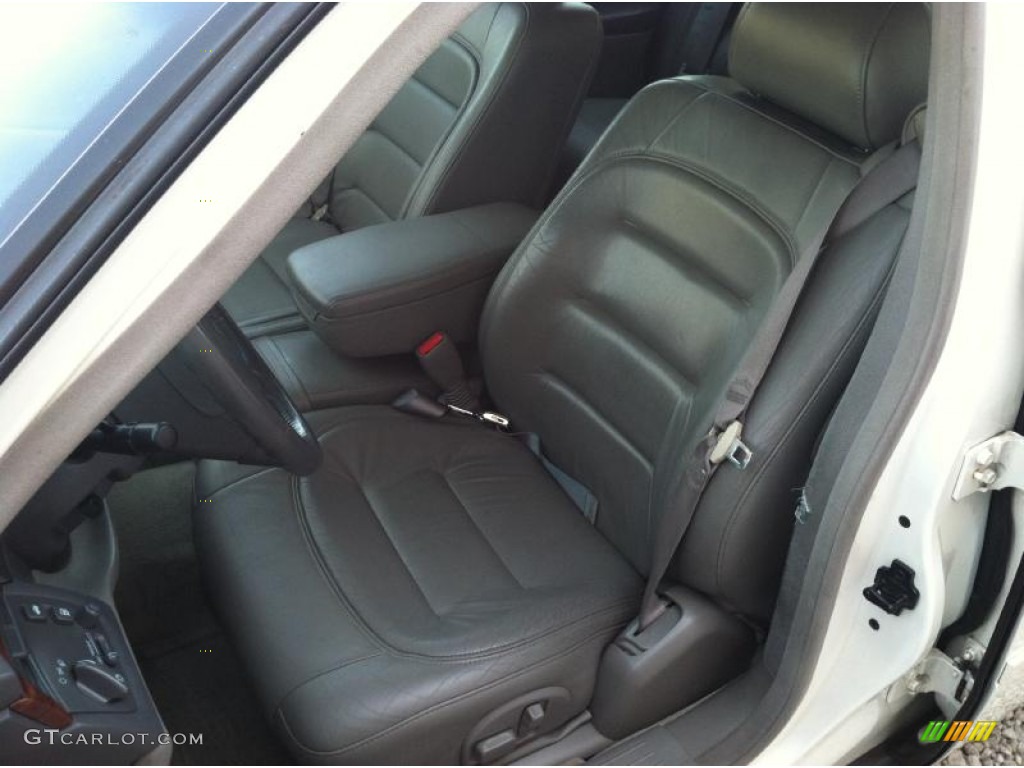 2000 Cadillac DeVille Sedan Front Seat Photos