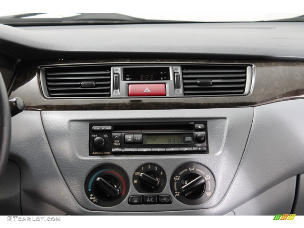 2003 Mitsubishi Lancer ES Controls Photos