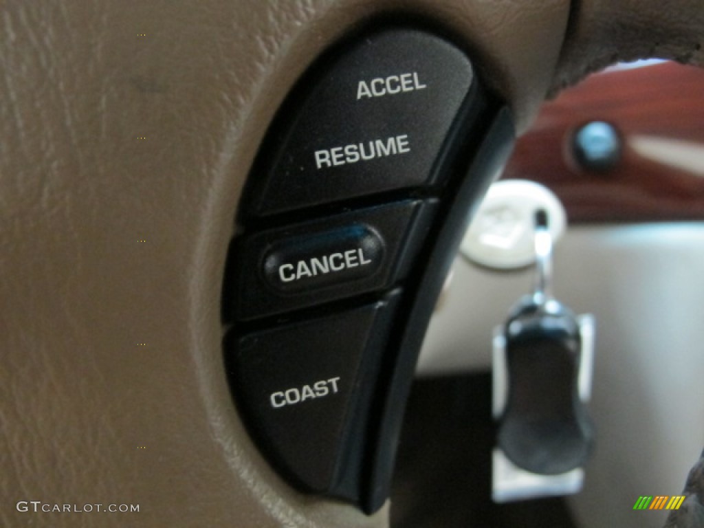 2000 Chrysler LHS Standard LHS Model Controls Photo #70911877