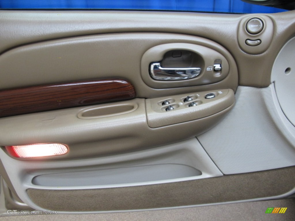 2000 Chrysler LHS Standard LHS Model Door Panel Photos