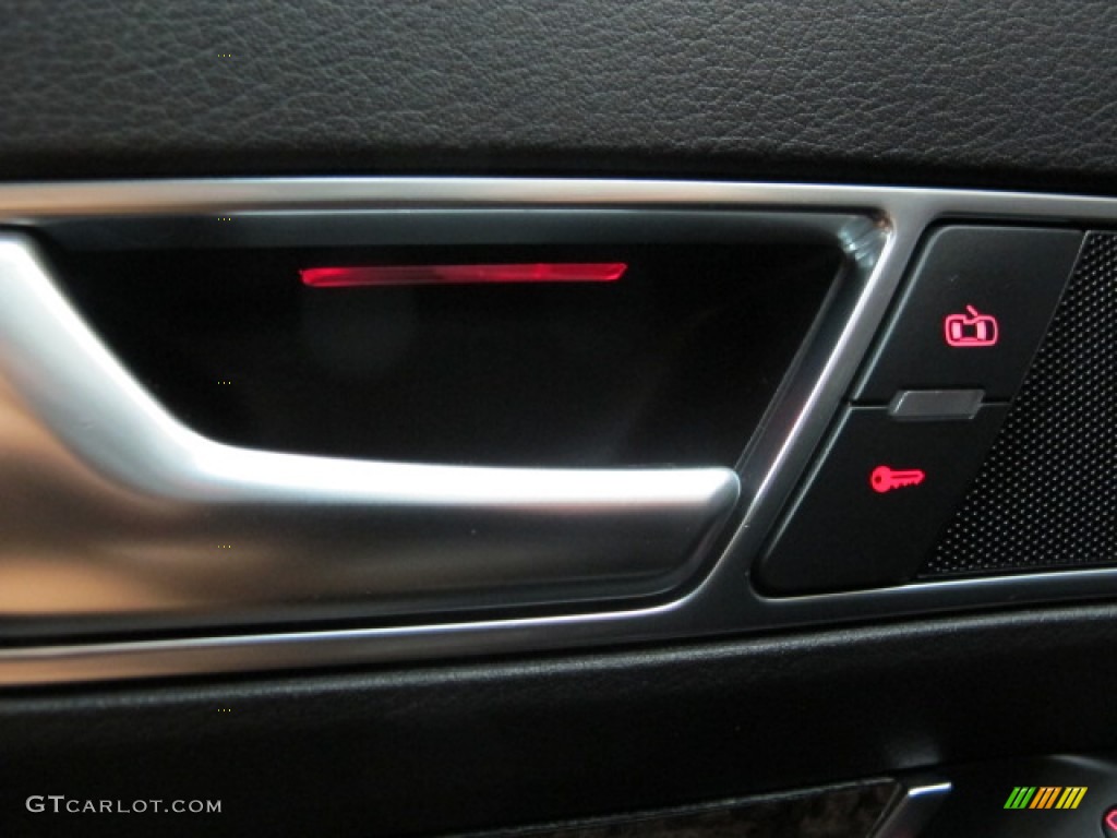 2007 Audi S6 5.2 quattro Sedan Controls Photo #70912291