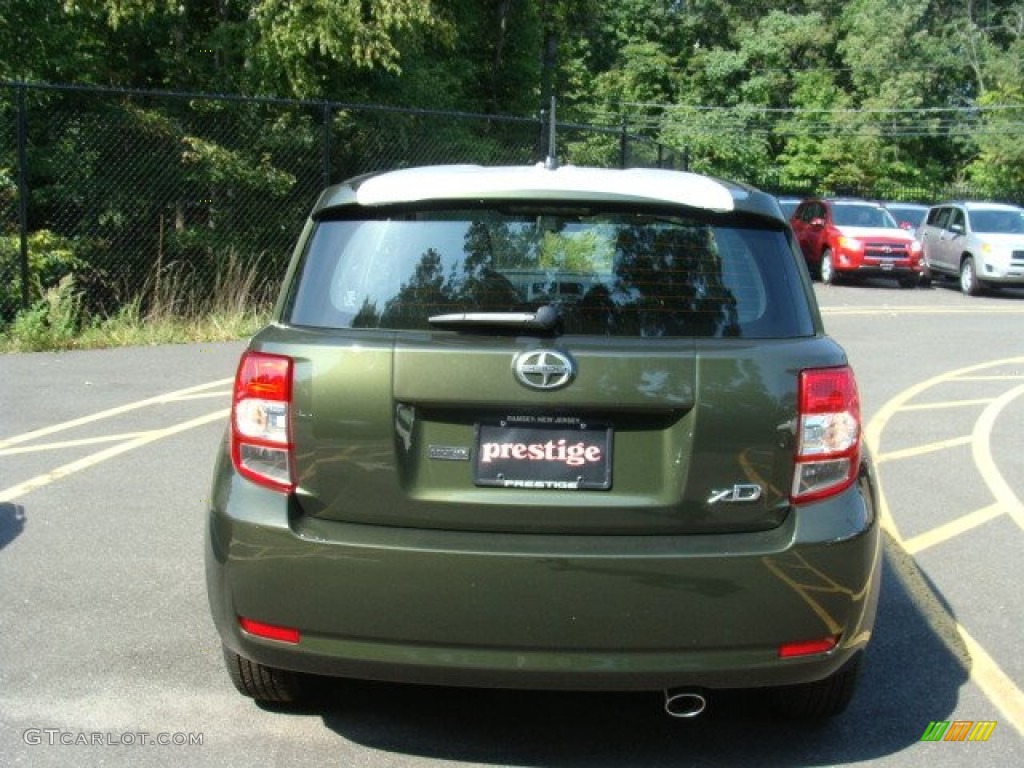 2012 xD  - Amazon Green Metallic / Dark Charcoal photo #4