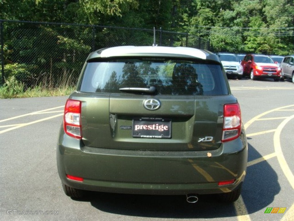 2012 xD  - Amazon Green Metallic / Dark Charcoal photo #5