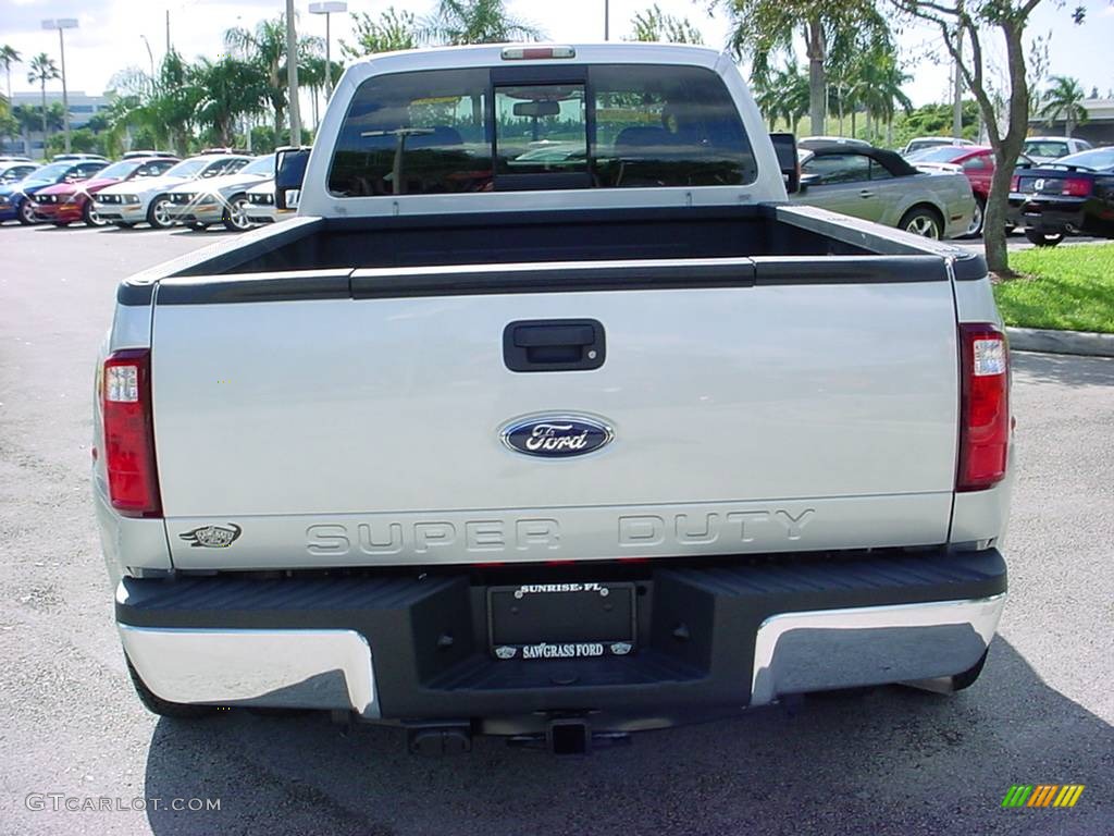 2008 F350 Super Duty Lariat Crew Cab 4x4 Dually - Silver Metallic / Medium Stone photo #4