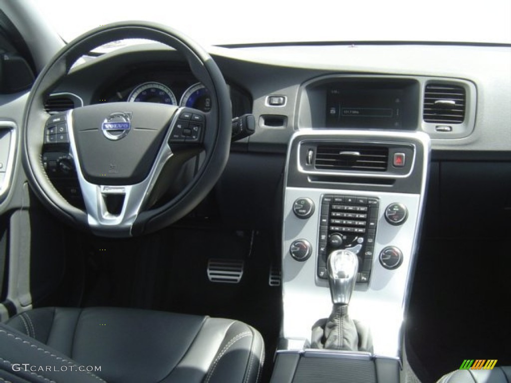 2013 S60 R-Design AWD - Black Sapphire Metallic / R Design Black photo #7