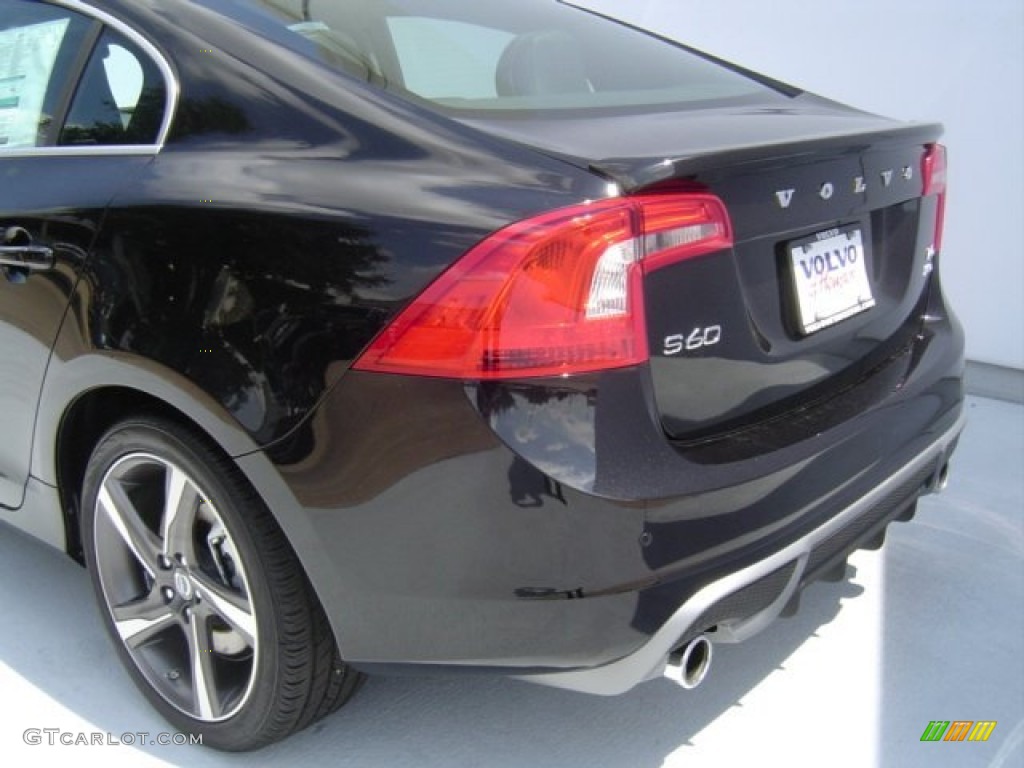 2013 S60 R-Design AWD - Black Sapphire Metallic / R Design Black photo #12